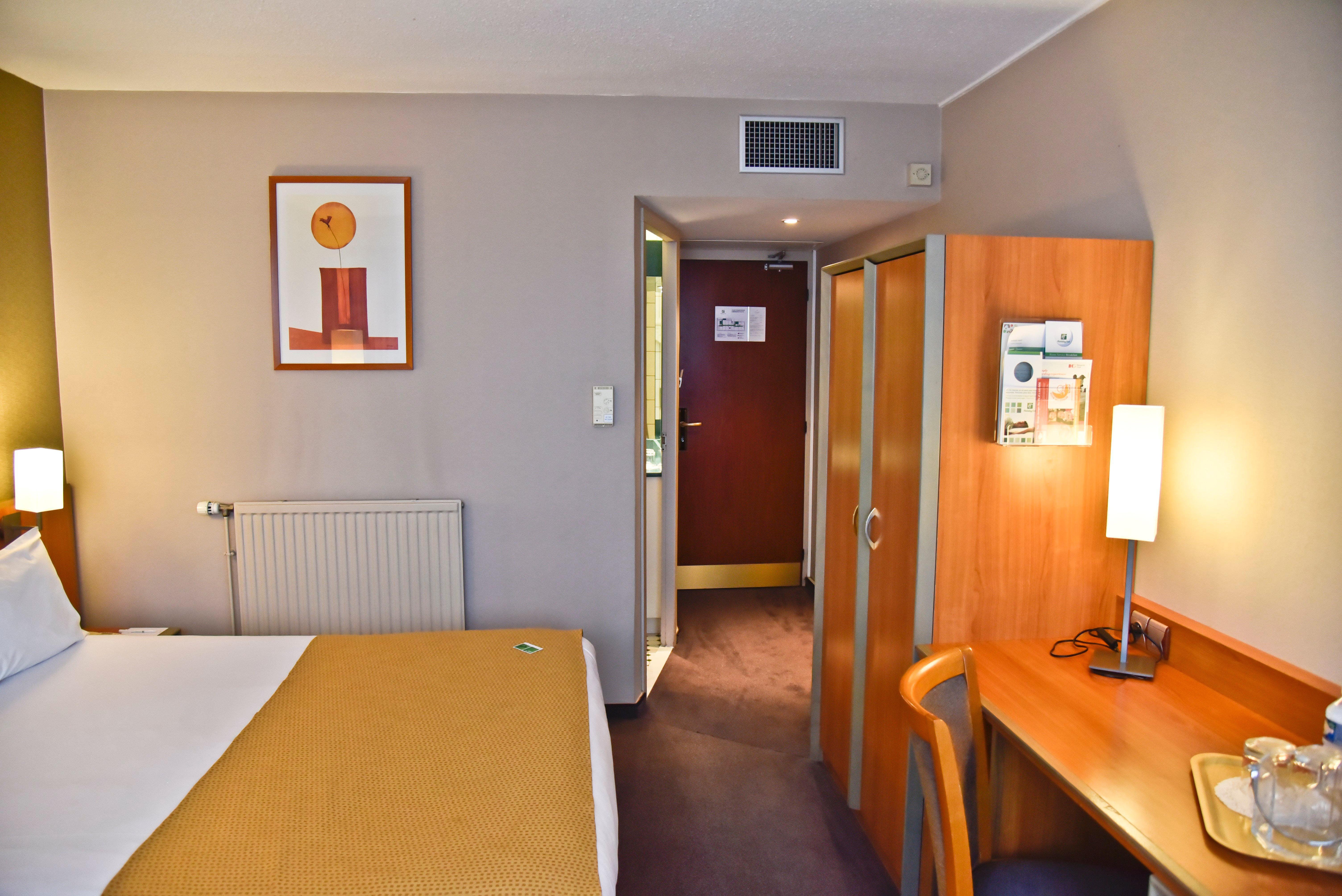 Holiday Inn Calais-Centre, An Ihg Hotel Ngoại thất bức ảnh
